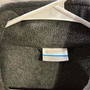 Men’s Columbia fleece vest